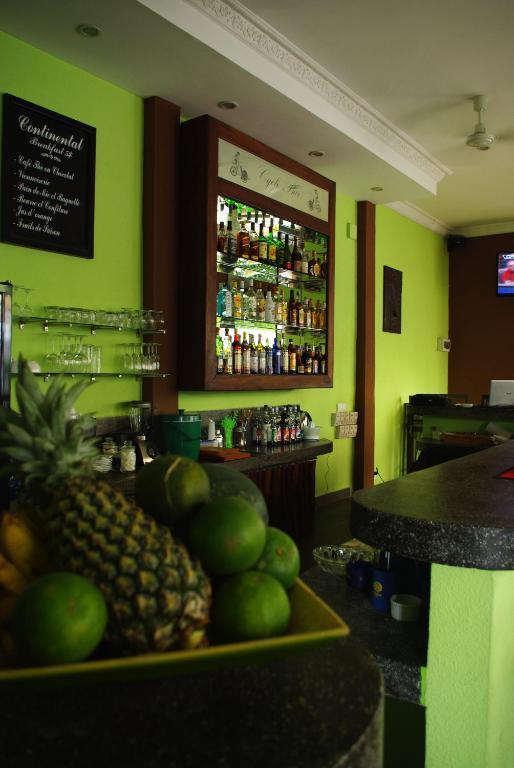 Cyclo Hotel-Bar-Restaurant Phnom Penh Esterno foto