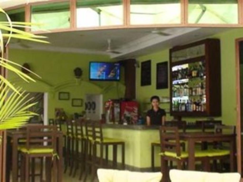 Cyclo Hotel-Bar-Restaurant Phnom Penh Esterno foto