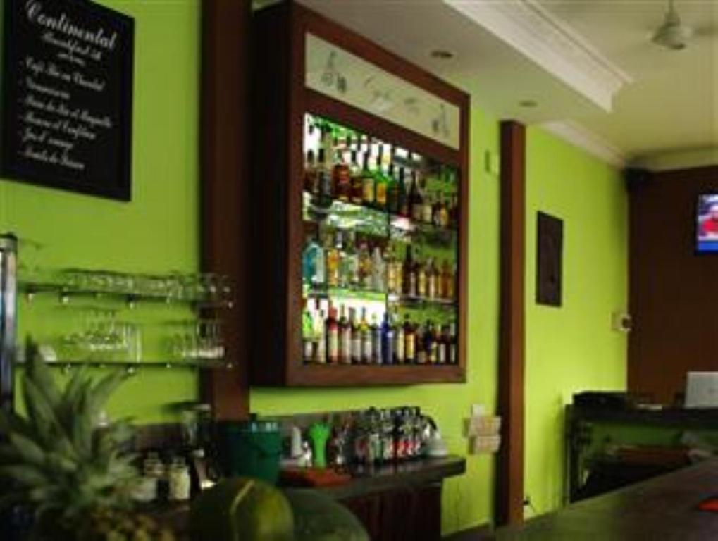 Cyclo Hotel-Bar-Restaurant Phnom Penh Esterno foto