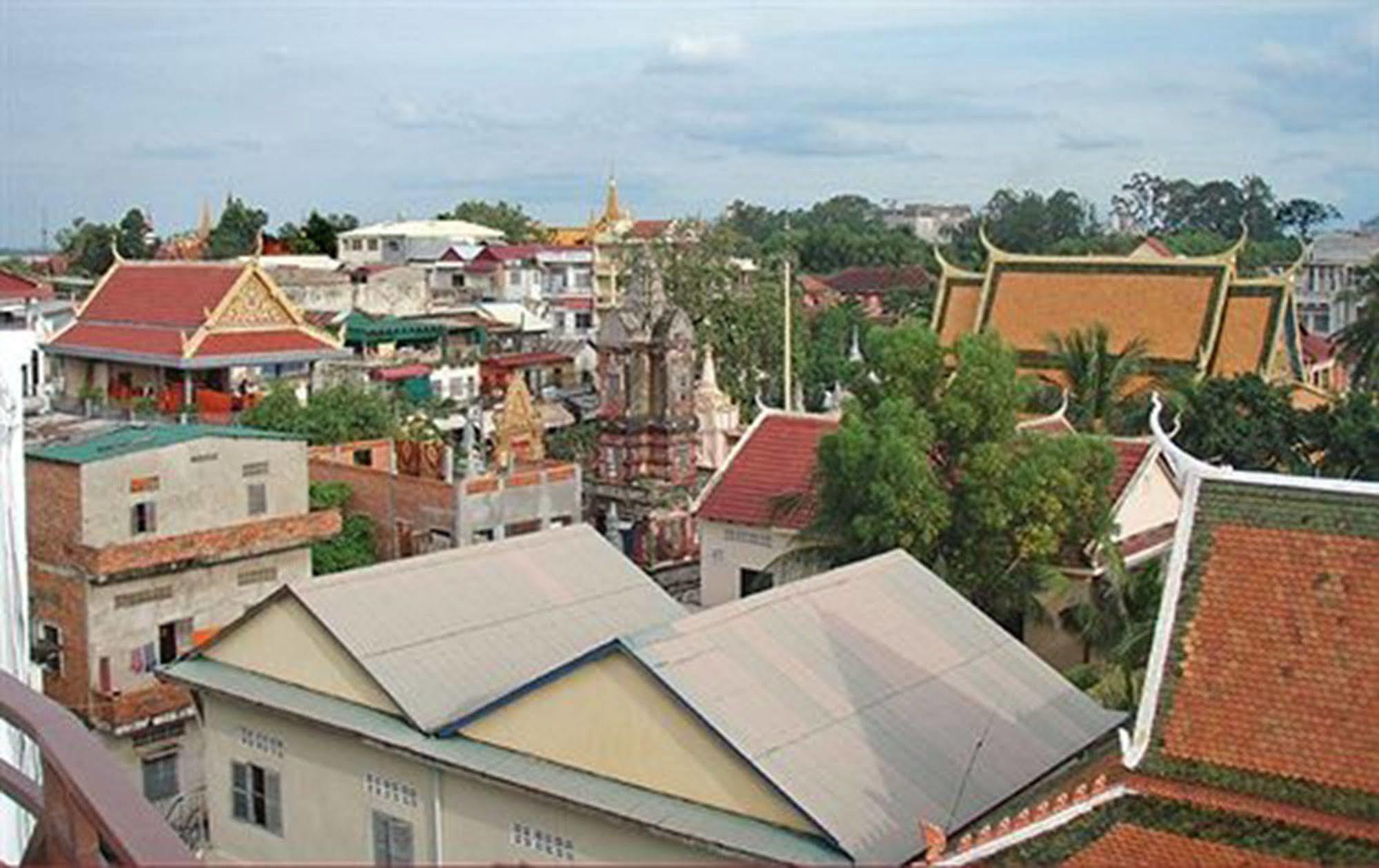 Cyclo Hotel-Bar-Restaurant Phnom Penh Esterno foto