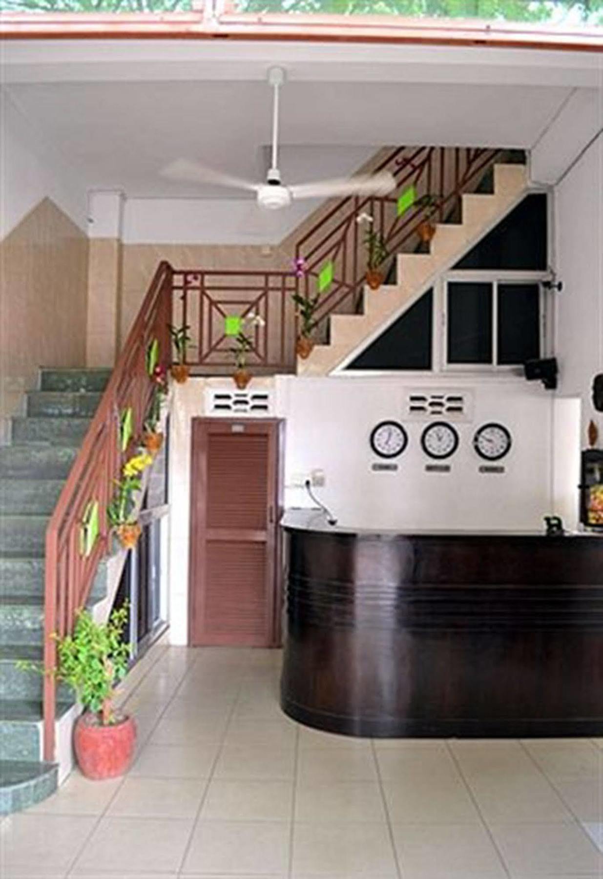Cyclo Hotel-Bar-Restaurant Phnom Penh Esterno foto