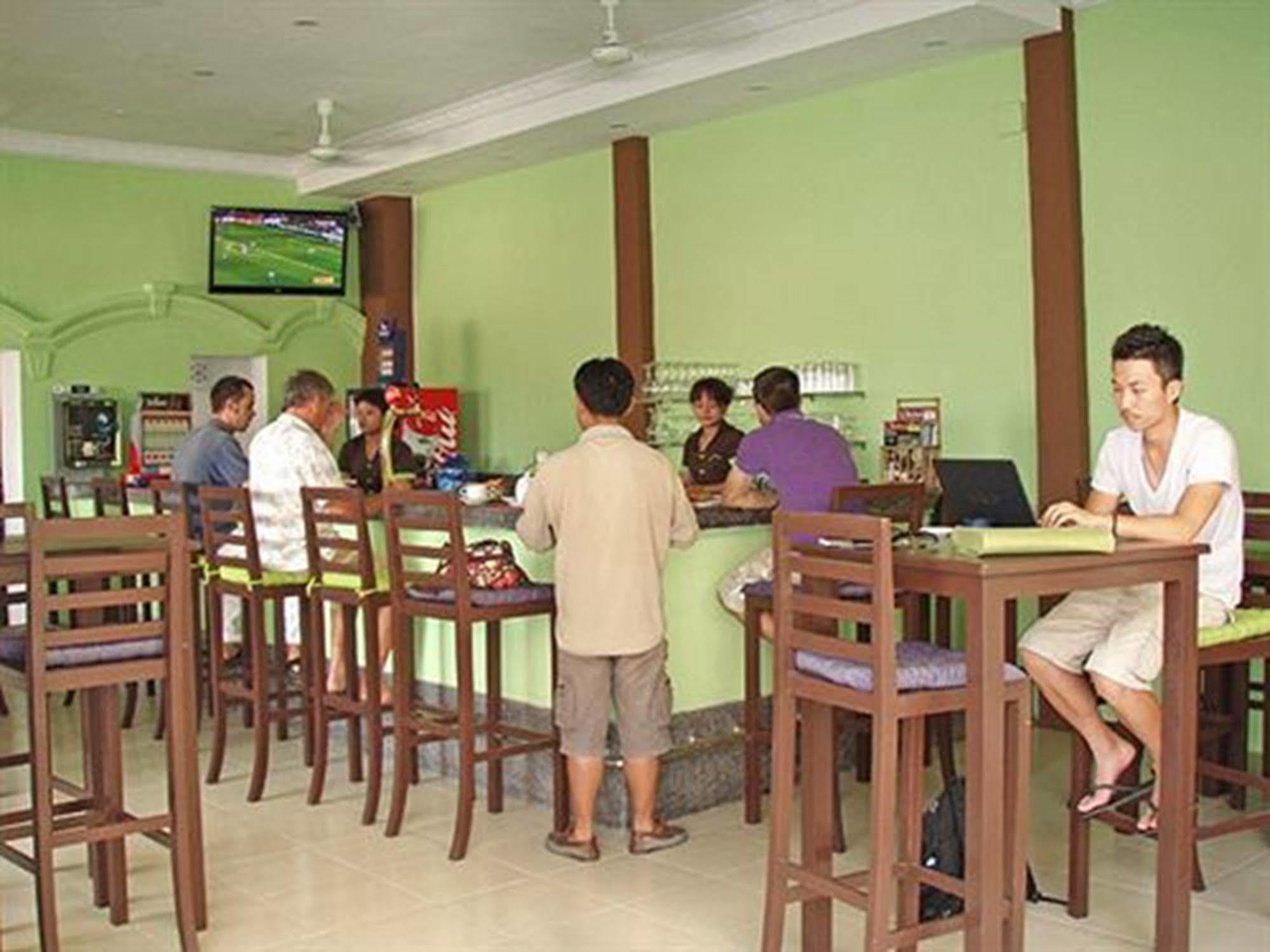 Cyclo Hotel-Bar-Restaurant Phnom Penh Esterno foto