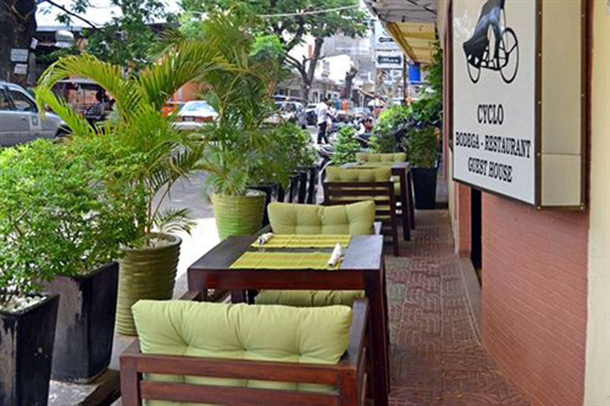 Cyclo Hotel-Bar-Restaurant Phnom Penh Esterno foto
