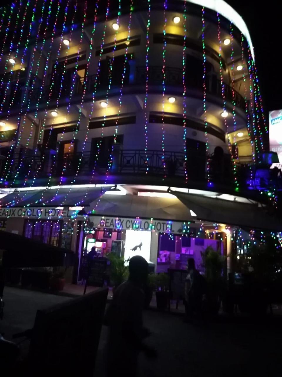 Cyclo Hotel-Bar-Restaurant Phnom Penh Esterno foto