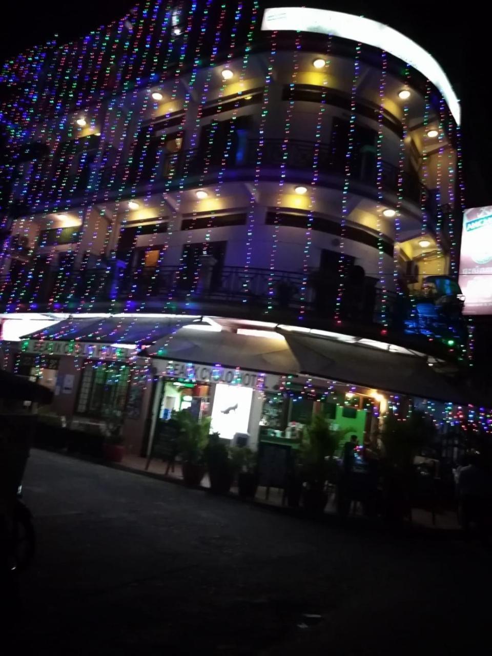 Cyclo Hotel-Bar-Restaurant Phnom Penh Esterno foto